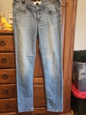 Hollister Light Blue Straight-Leg Women’s Jeans